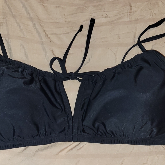 Black Women's Swim Top NWT - Picture 2 of 4